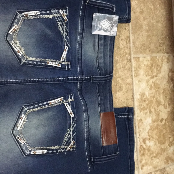 never been worn . - Picture 3 of 4